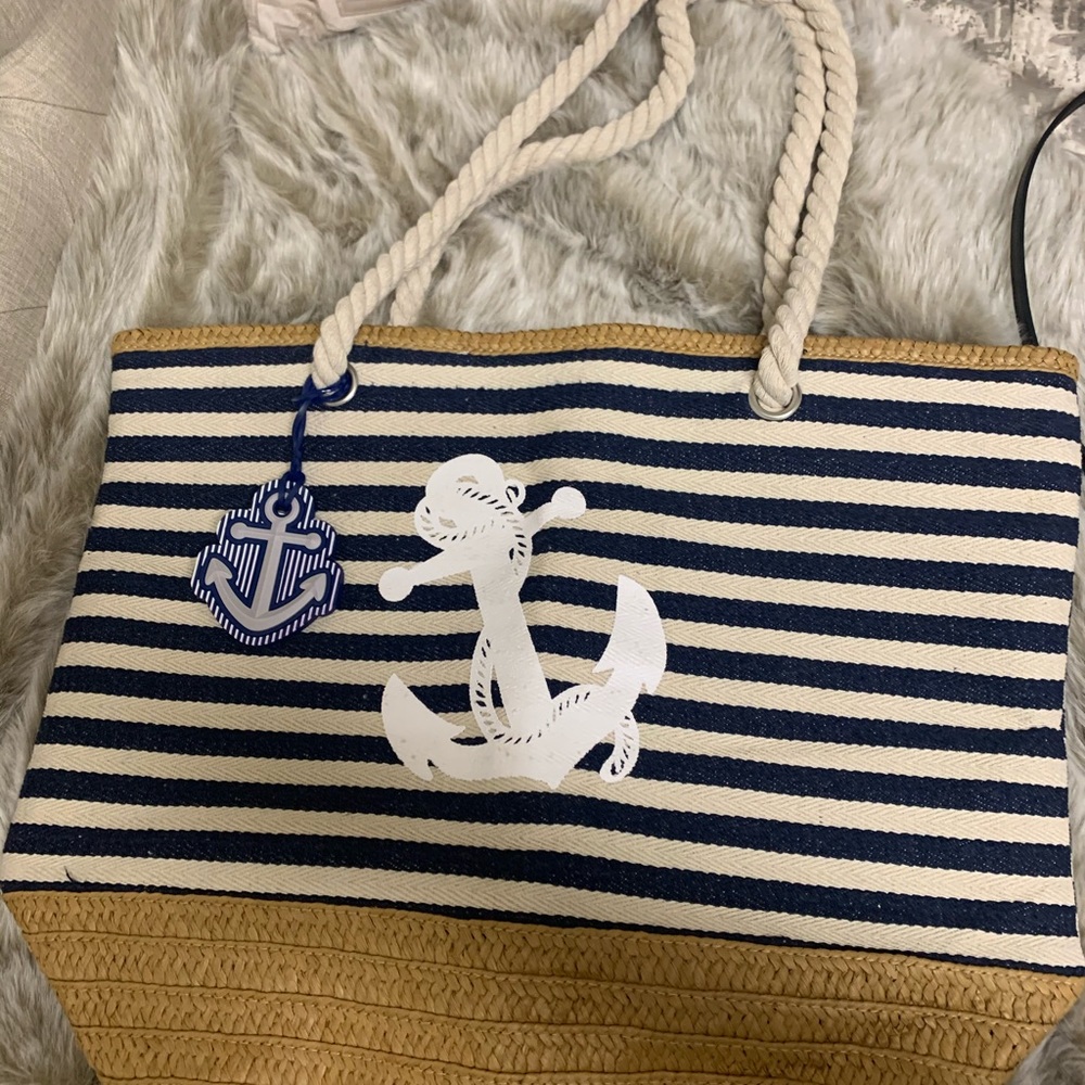Beach bag with luggage tag